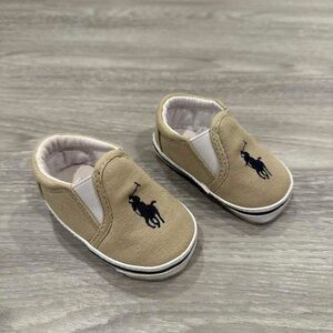 NWOT Ralph Lauren baby shoes. Size 2